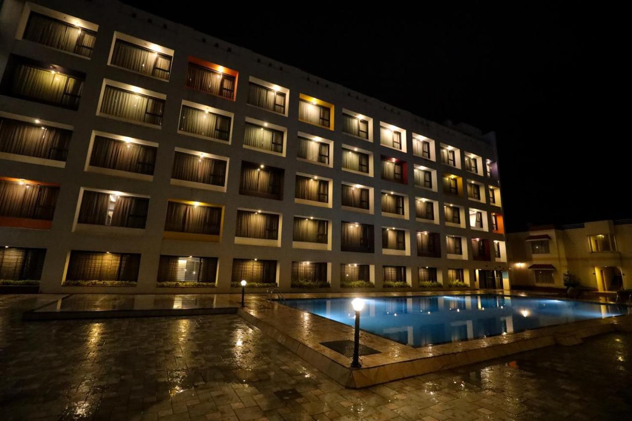 Hotel Atithi, Aurangabad Eksteriør bilde