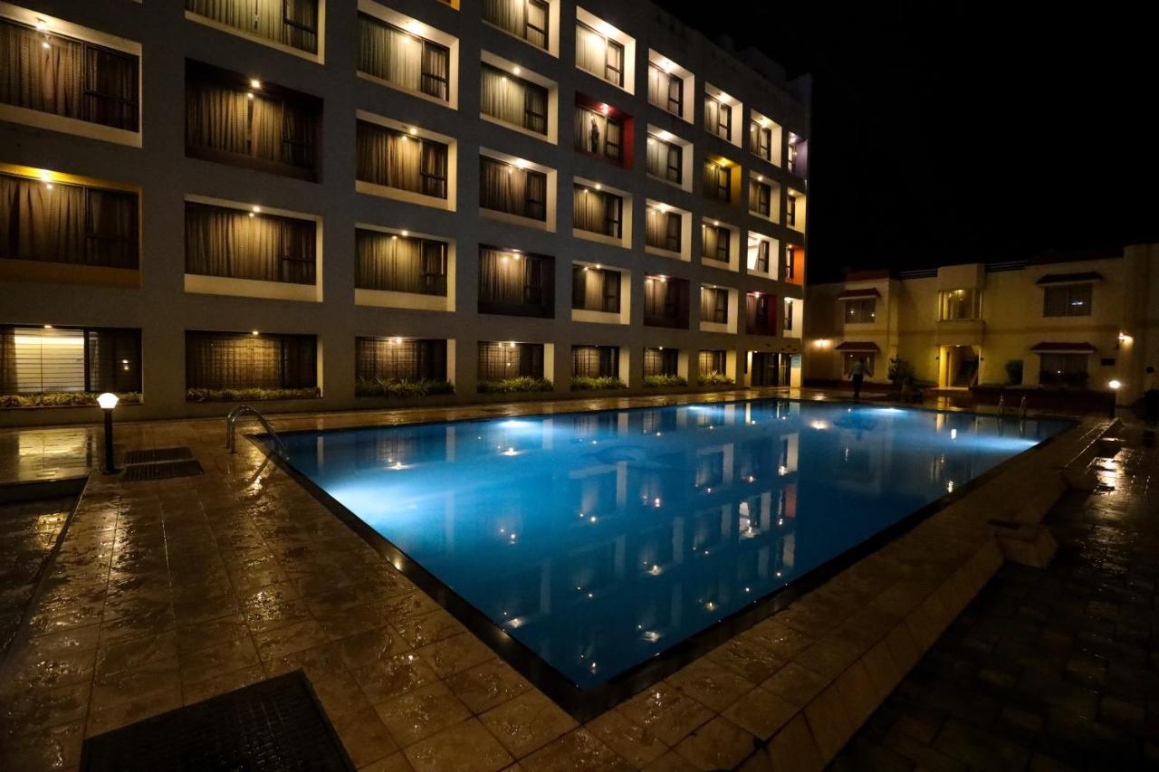 Hotel Atithi, Aurangabad Eksteriør bilde