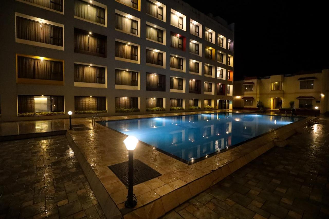 Hotel Atithi, Aurangabad Eksteriør bilde
