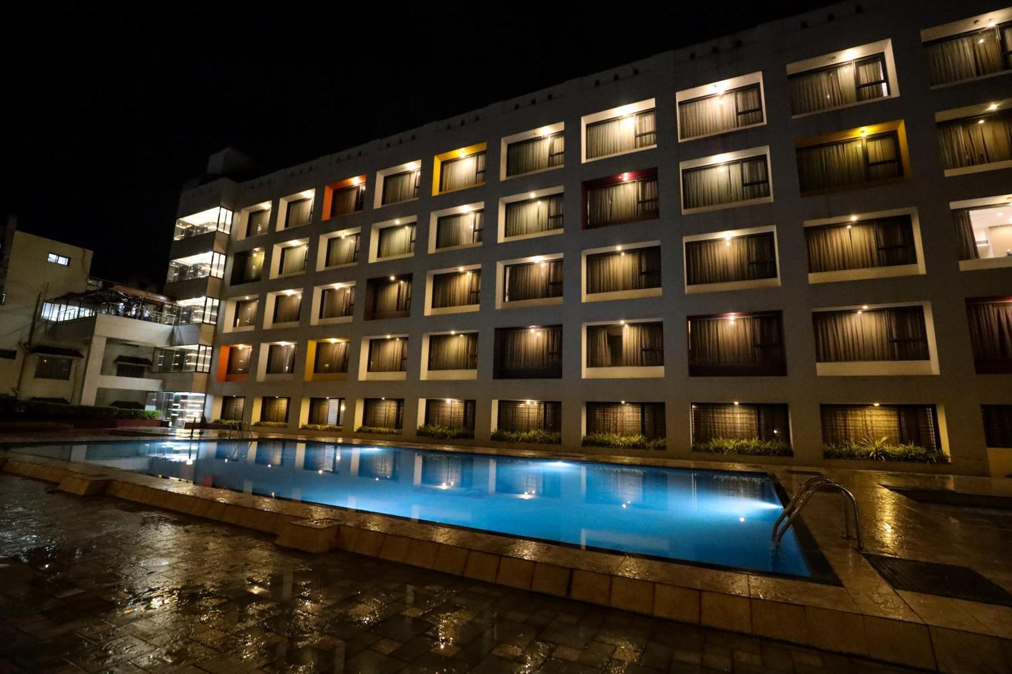 Hotel Atithi, Aurangabad Eksteriør bilde