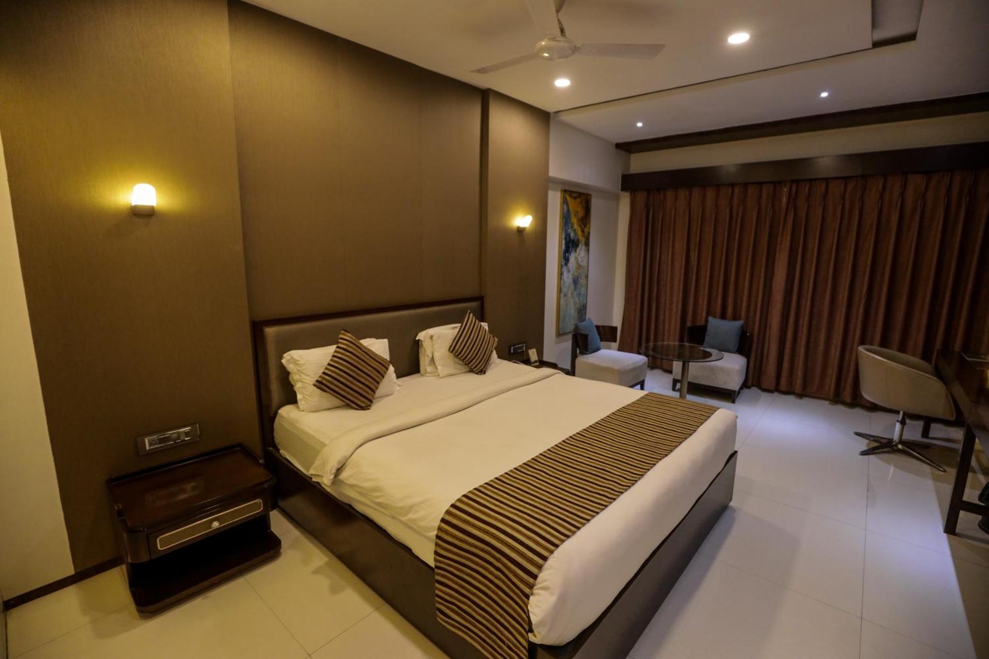 Hotel Atithi, Aurangabad Eksteriør bilde