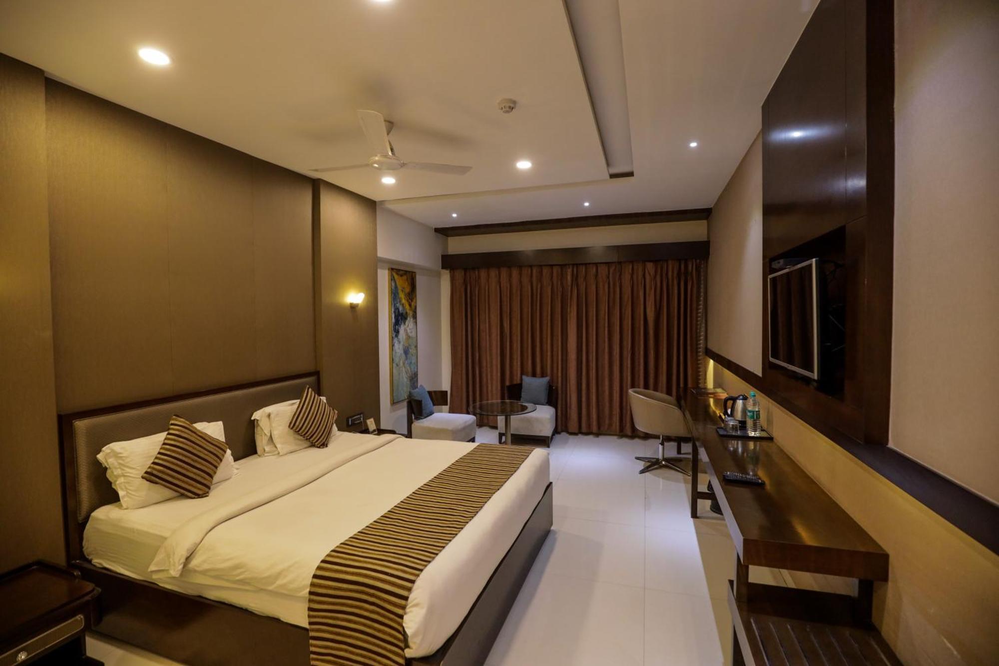 Hotel Atithi, Aurangabad Eksteriør bilde