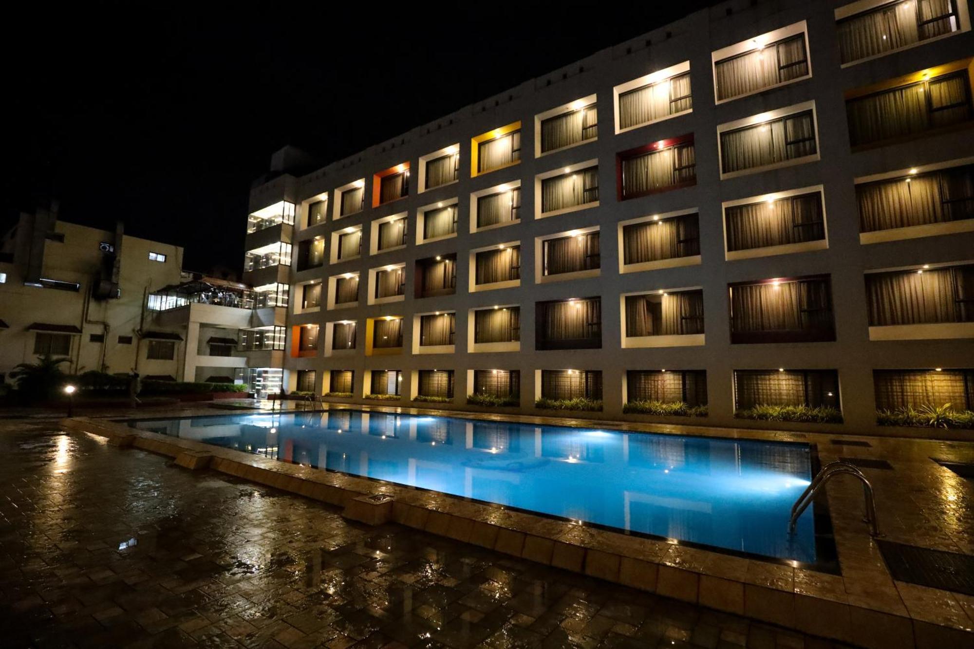 Hotel Atithi, Aurangabad Eksteriør bilde