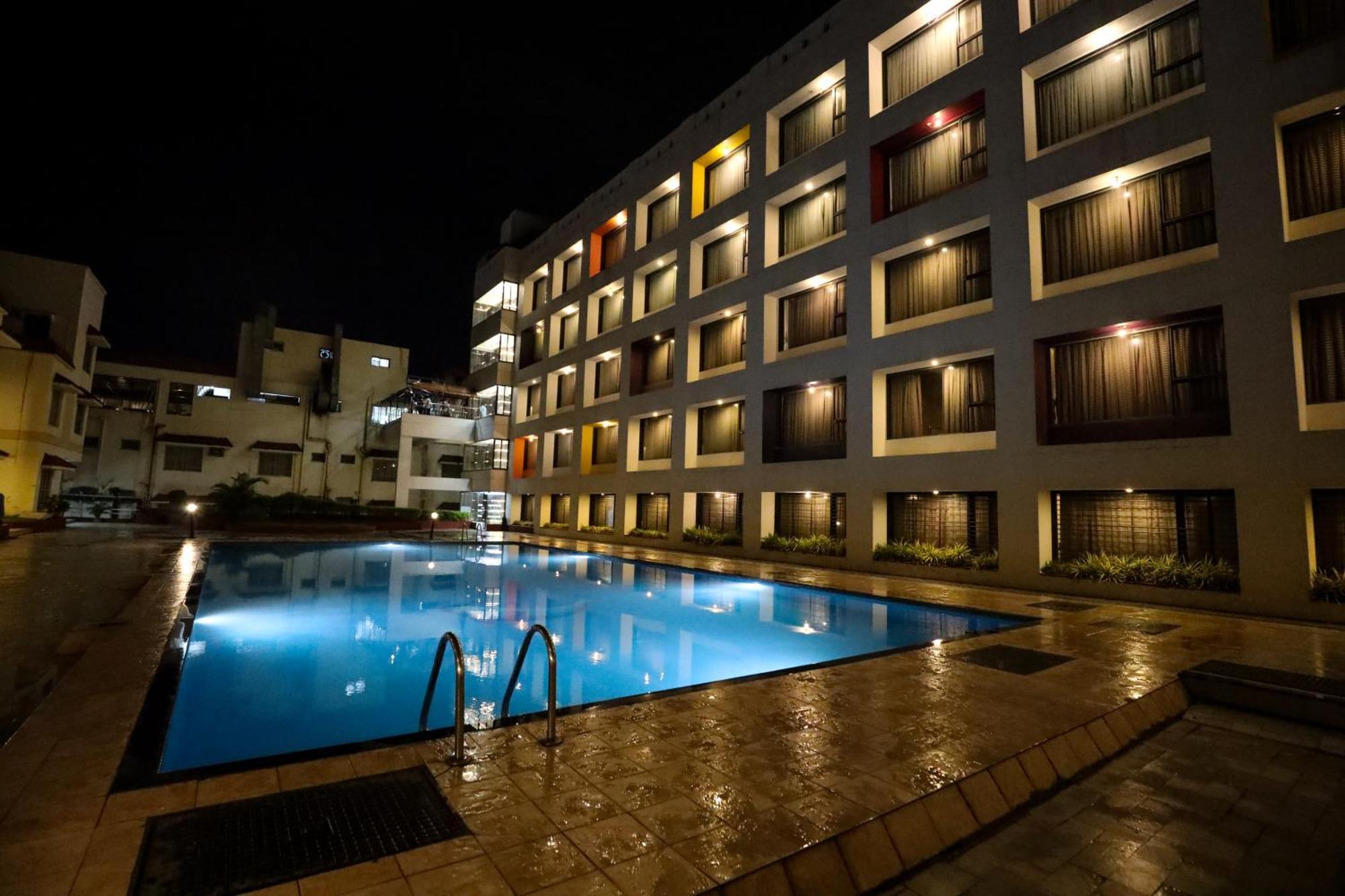 Hotel Atithi, Aurangabad Eksteriør bilde