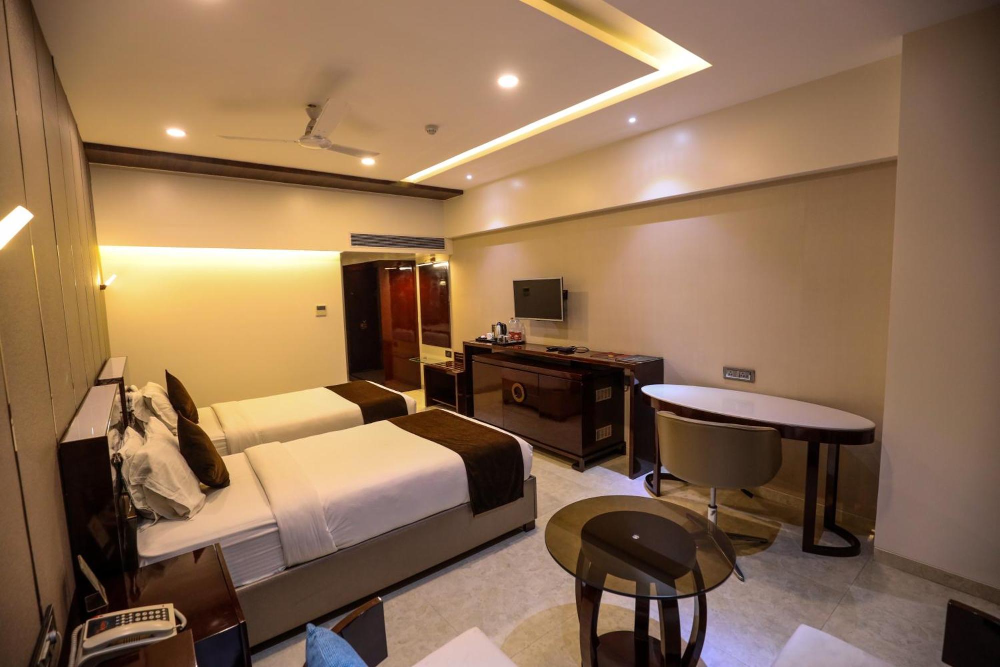 Hotel Atithi, Aurangabad Eksteriør bilde